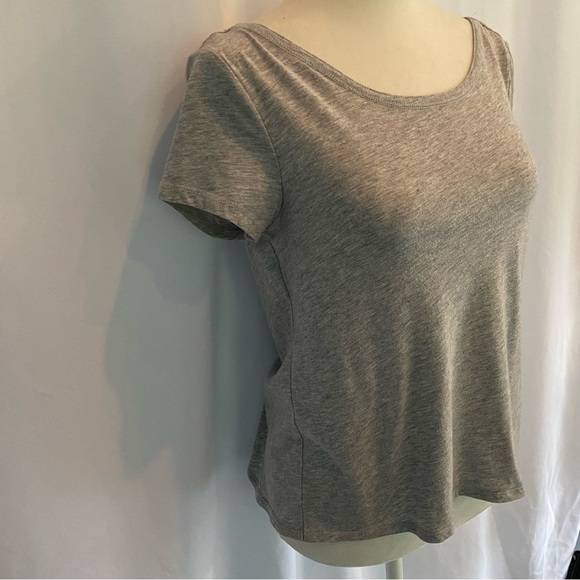 Grey Aeropostale Shirt with Open Back - Picture 5 of 7
